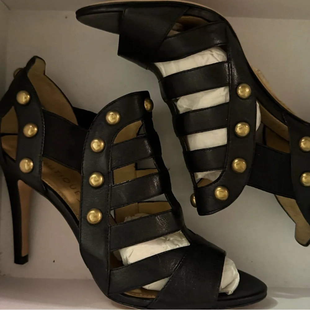 Boutique 9 - BTYUKIE - Black Leather Studded Sandals - Picture 1 of 4